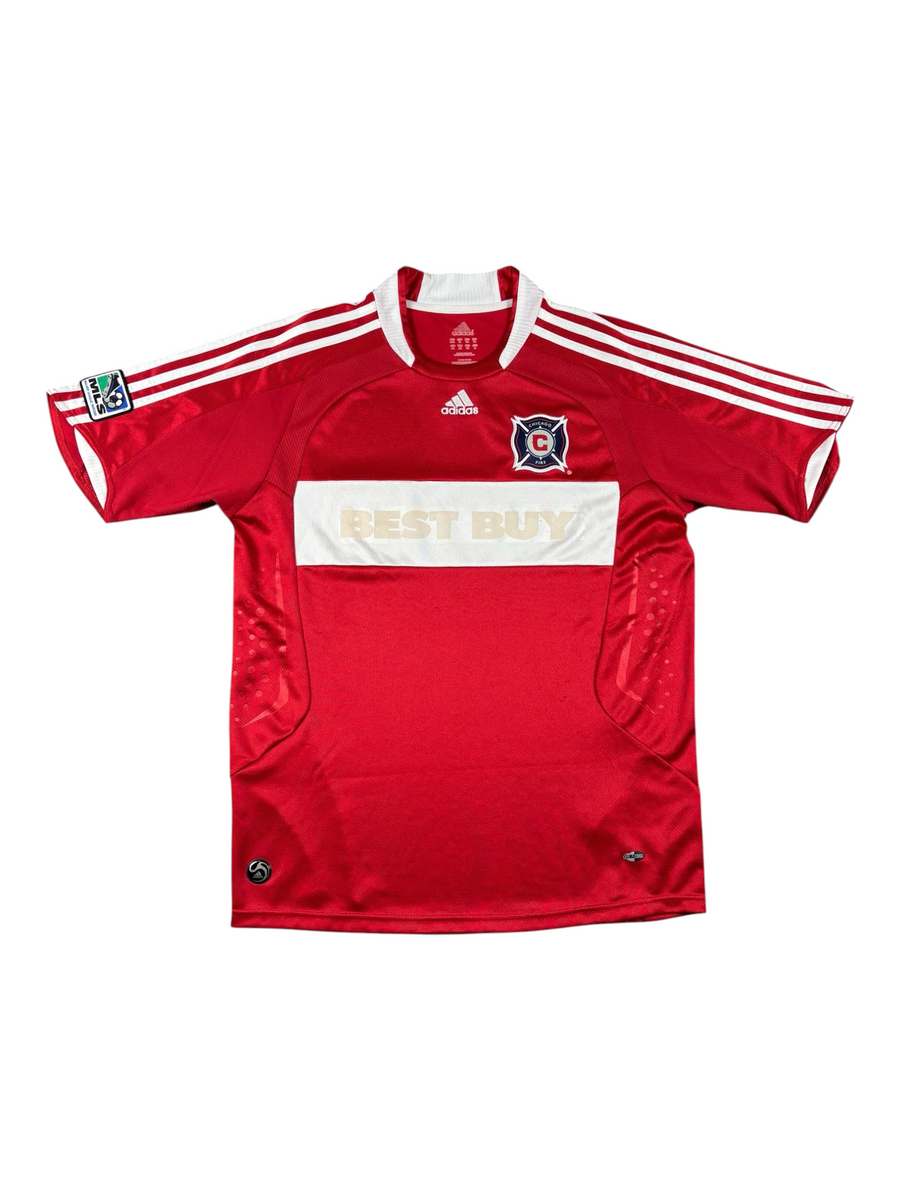 VBYC adidas Chicago Fire Fußballtrikot in Rot mit weißen Streifen, Vereinswappen und Best Buy Sponsorenlogo