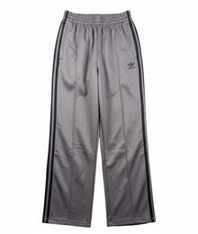 VBYC Adidas Vintage Trainingshose in Grau mit schwarzen 3-Streifen und Trefoil-Logo