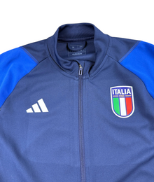 VBYC adidas Italien Trainingsjacke in Dunkelblau mit Reißverschluss, Verbandslogo und AEROREADY-Technologie