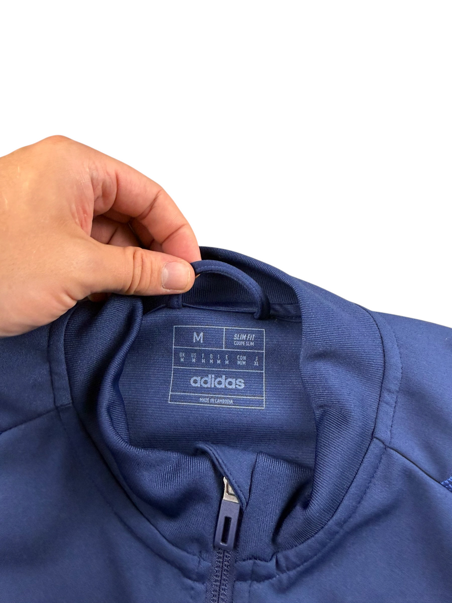 VBYC adidas Italien Trainingsjacke in Dunkelblau mit Größenetikett M und Slim Fit Passform am Kragen