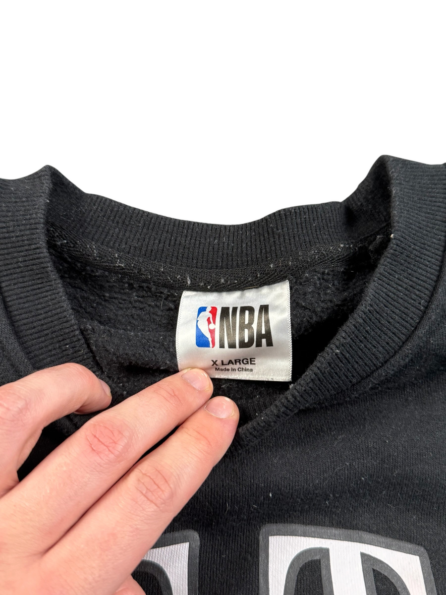 VBYC Brooklyn Nets NBA Sweatshirt in Schwarz mit Innenetikett und Größenangabe XL